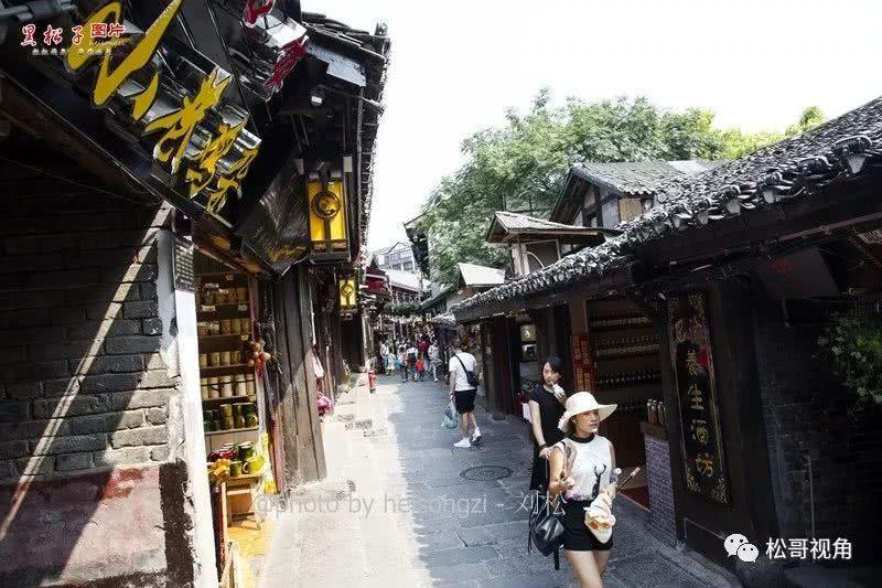 逃出足球场